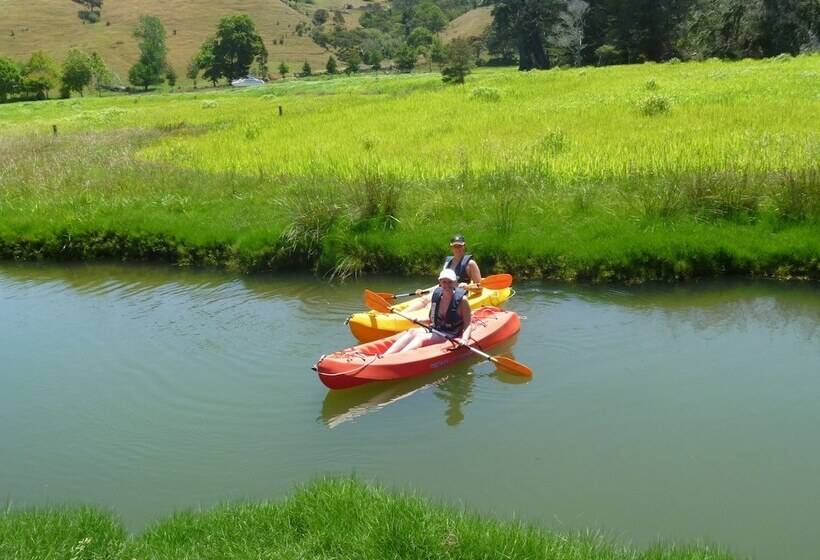 ホテル At Parkland Place B&b