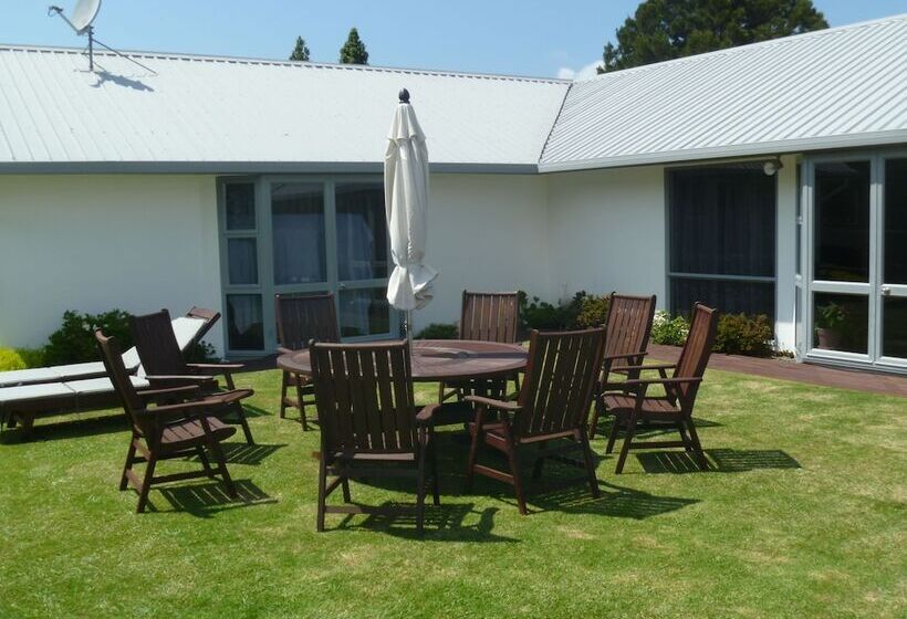 ホテル At Parkland Place B&b