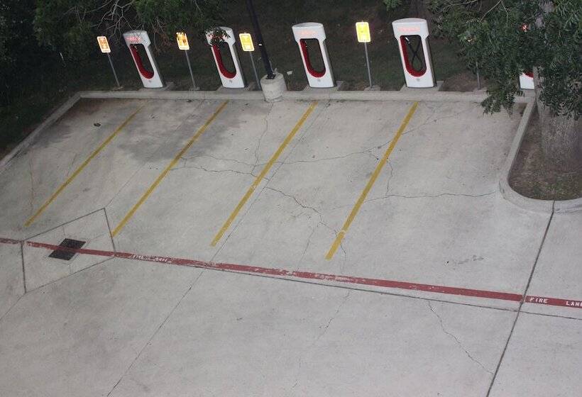 Hotel Baymont By Wyndham Columbus