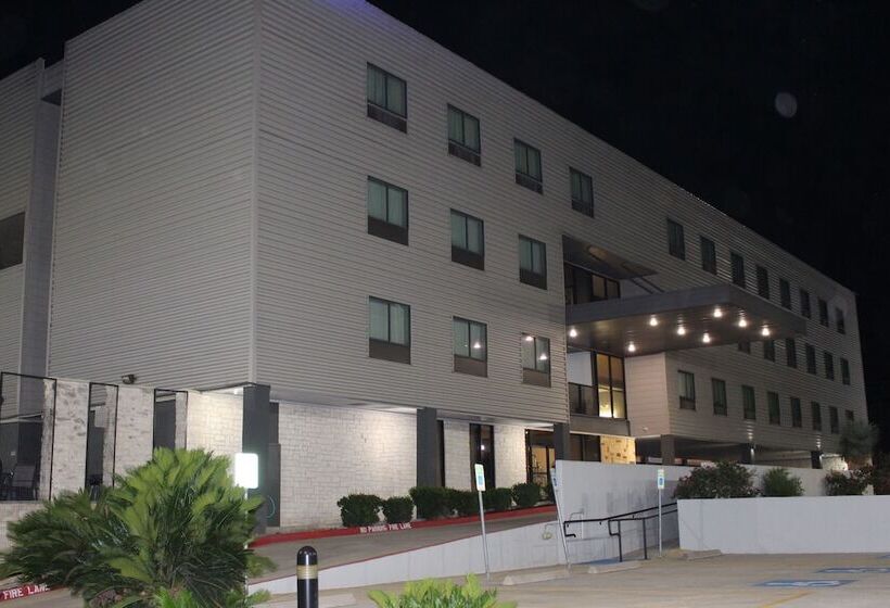 בית מלון כפרי Baymont By Wyndham Columbus