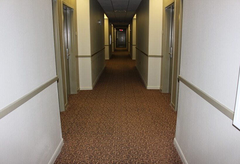 Hotel Baymont By Wyndham Columbus