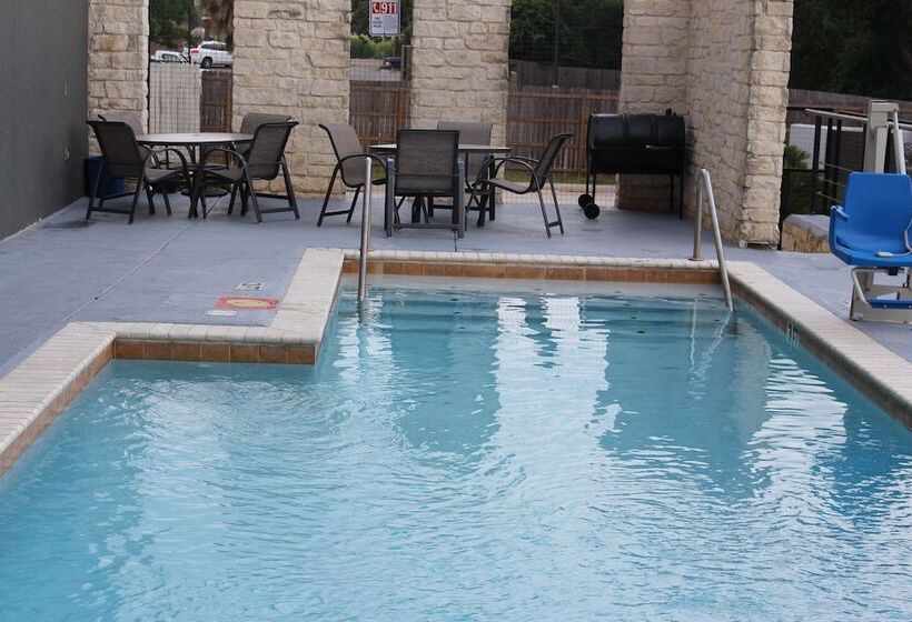 Hotel Baymont By Wyndham Columbus