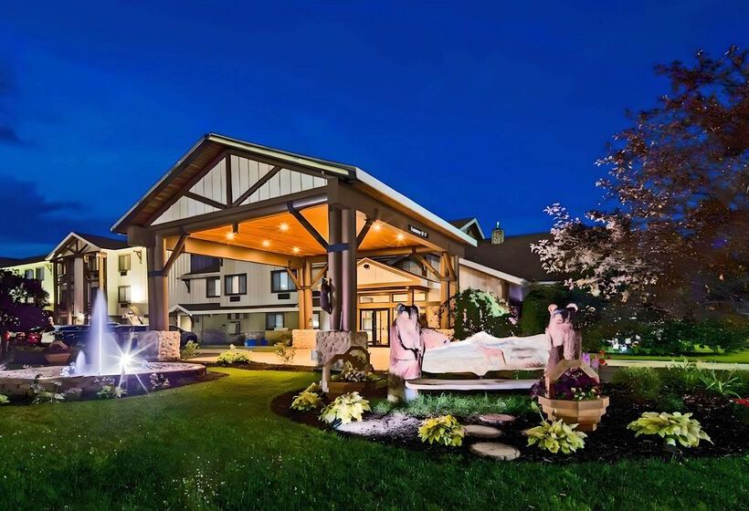 בית מלון כפרי White Pine Inn & Suites