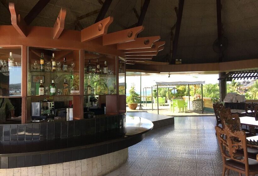 هتل Bohol Tropics Resort