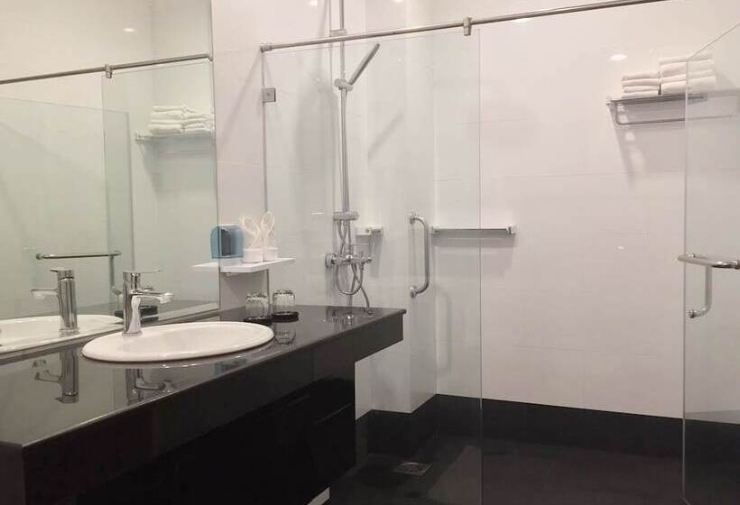 هتل Bohol Tropics Resort