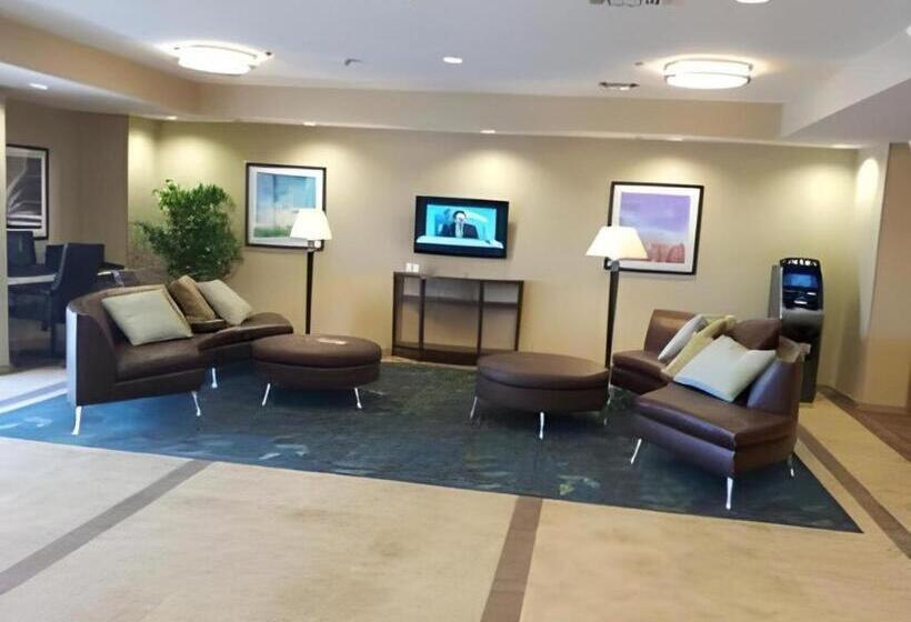 فندق Candlewood Suites Saint Joseph