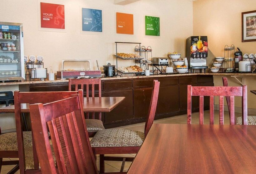 호텔 Comfort Inn Whitehall Near Michigan S Adventure