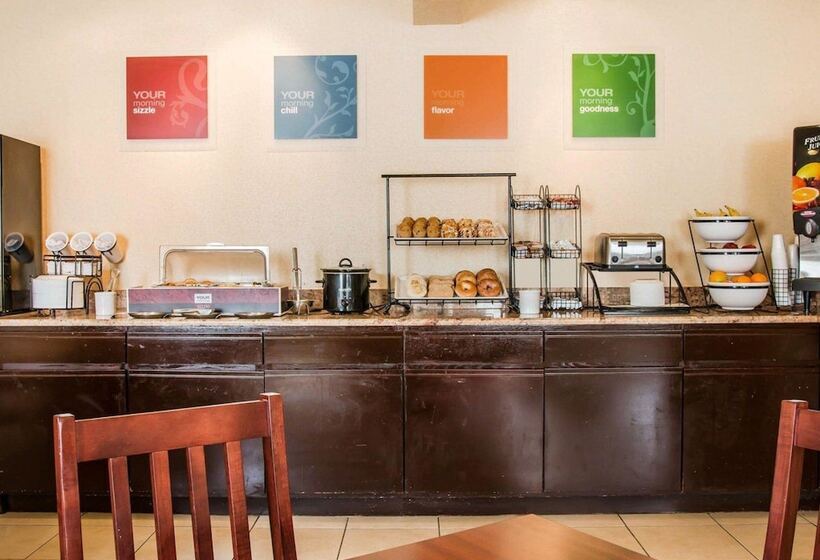 호텔 Comfort Inn Whitehall Near Michigan S Adventure