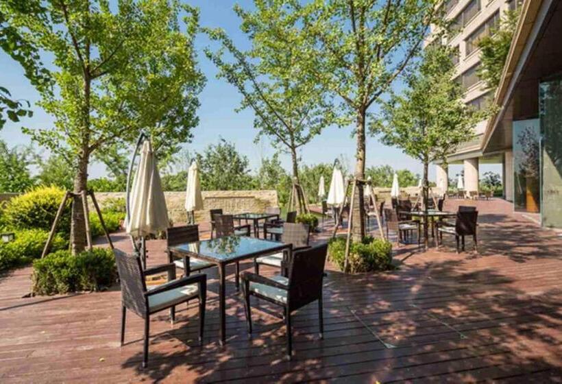 Отель Crowne Plaza Shanghai Anting Auto City