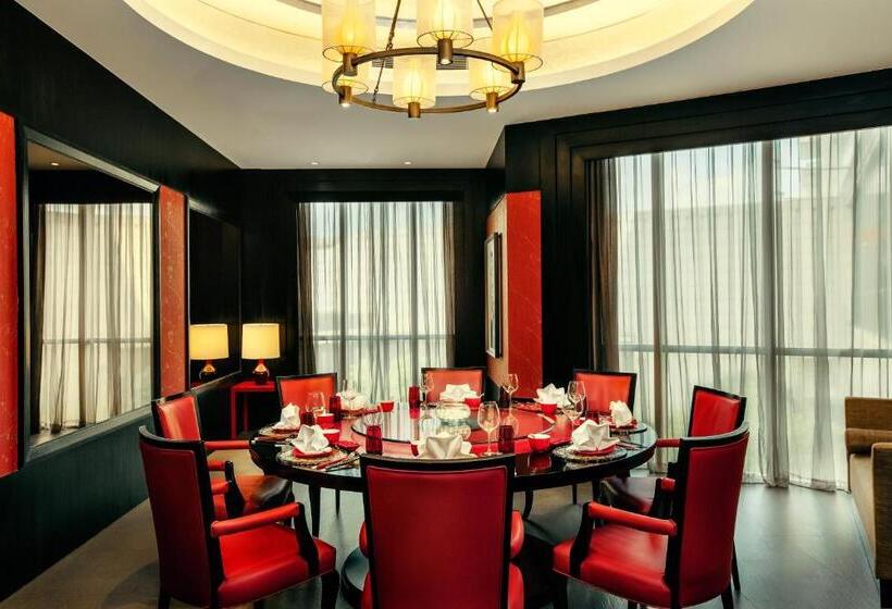 Отель Crowne Plaza Shanghai Anting Auto City