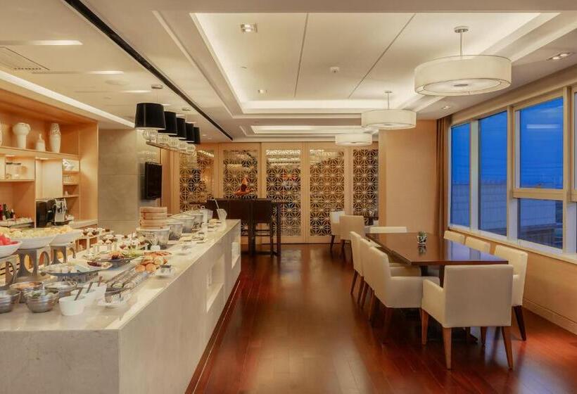 Отель Crowne Plaza Shanghai Anting Auto City