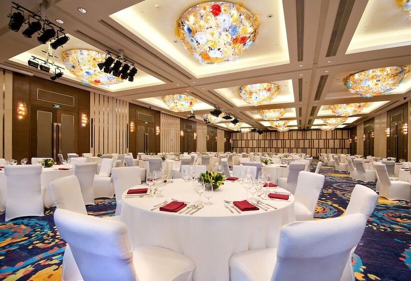 Отель Crowne Plaza Shanghai Anting Auto City