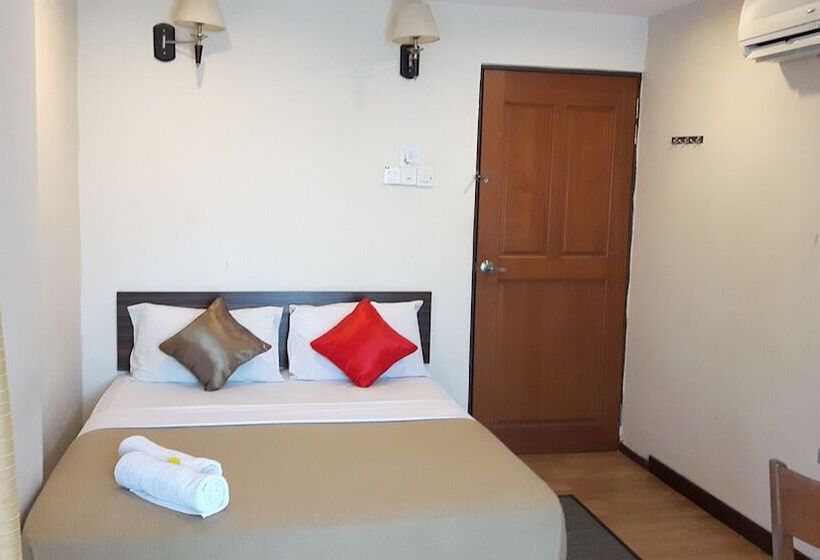 D Feringghi Haus Hotel & Restaurant