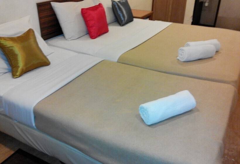 D Feringghi Haus Hotel & Restaurant