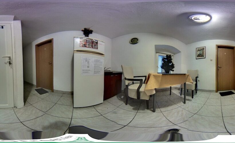 ホテル Damira Rooms