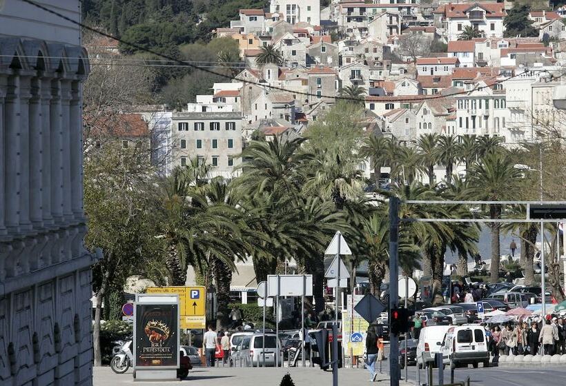 ホテル Damira Rooms