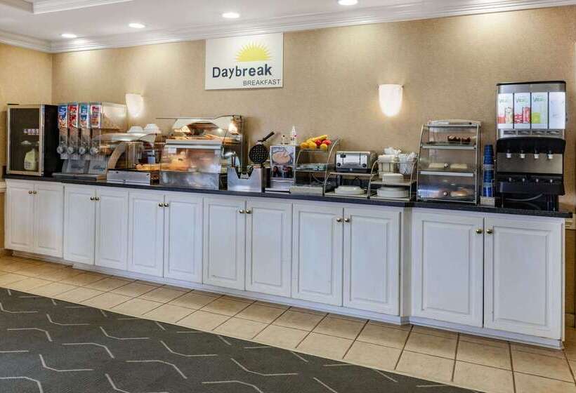 酒店 Days Inn By Wyndham Alta Vista