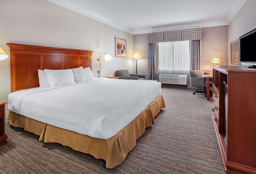 酒店 Days Inn By Wyndham Alta Vista