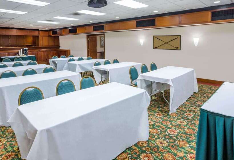 فندق Days Inn & Conf Center By Wyndham Southern Pines Pinehurst