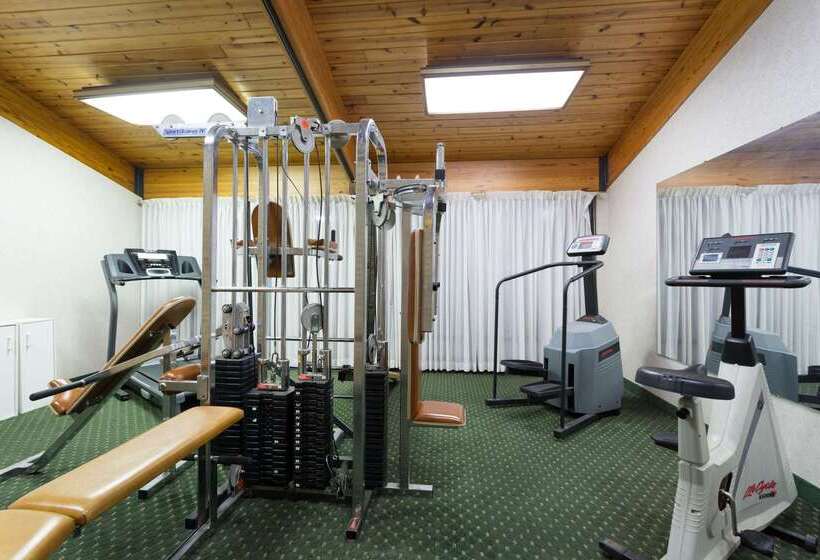 فندق Days Inn & Conf Center By Wyndham Southern Pines Pinehurst