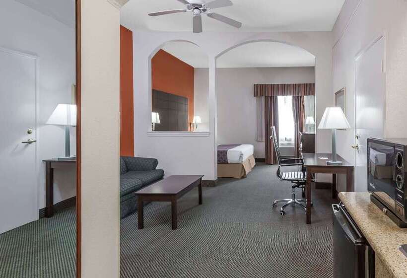 فندق Days Inn & Suites By Wyndham Pasadena