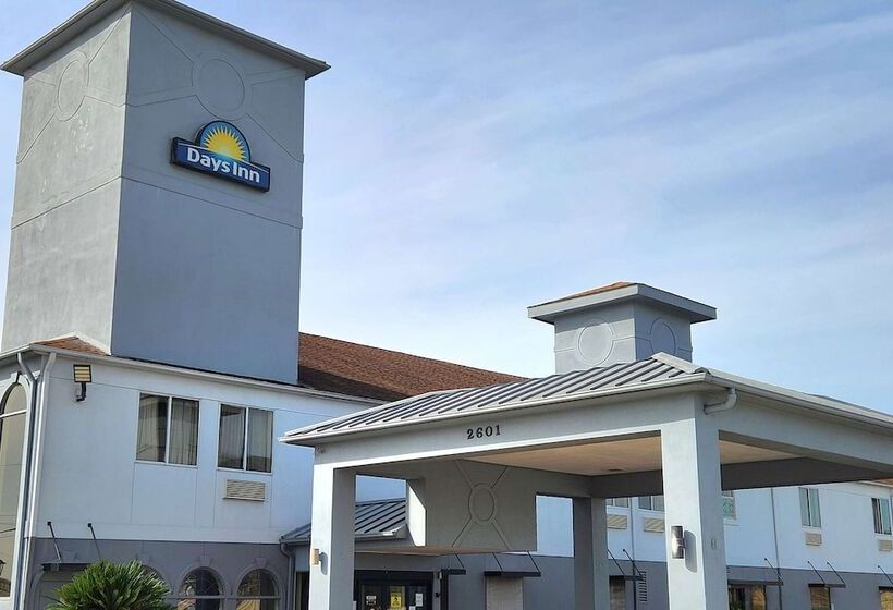 هتل Days Inn & Suites By Wyndham Pasadena