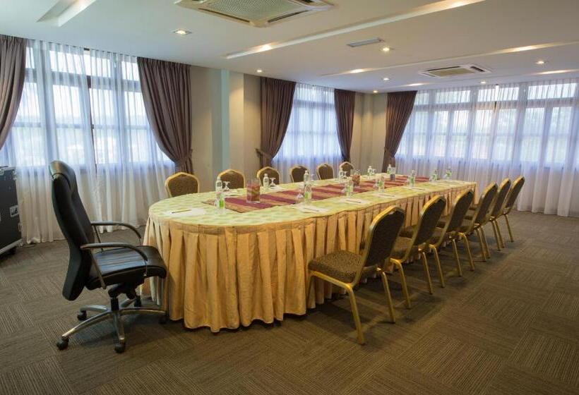 هتل De Palma Resort Kuala Selangor