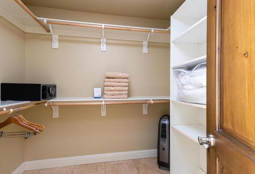 فندق Dolphin Bay Resort And Spa