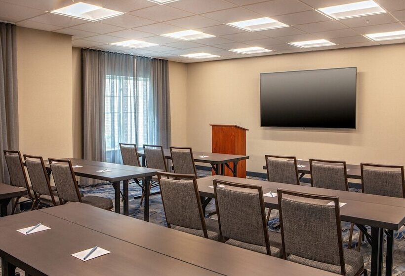 酒店 Fairfield Inn & Suites By Marriott Brunswick Freeport