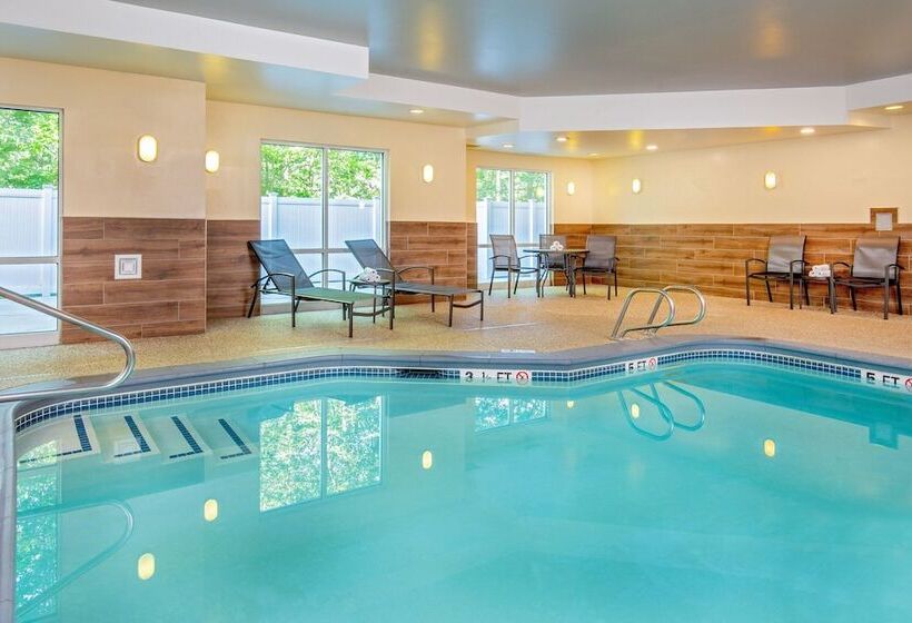 בית מלון כפרי Fairfield Inn & Suites By Marriott Brunswick Freeport