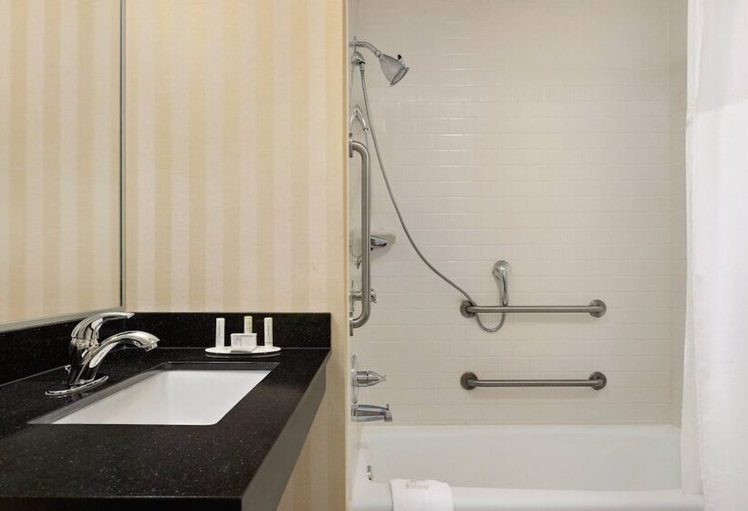 فندق Fairfield Inn & Suites By Marriott Tupelo