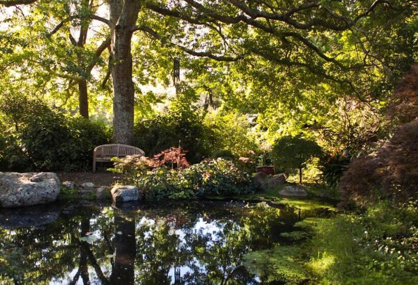 هتل Greenmantle Estate