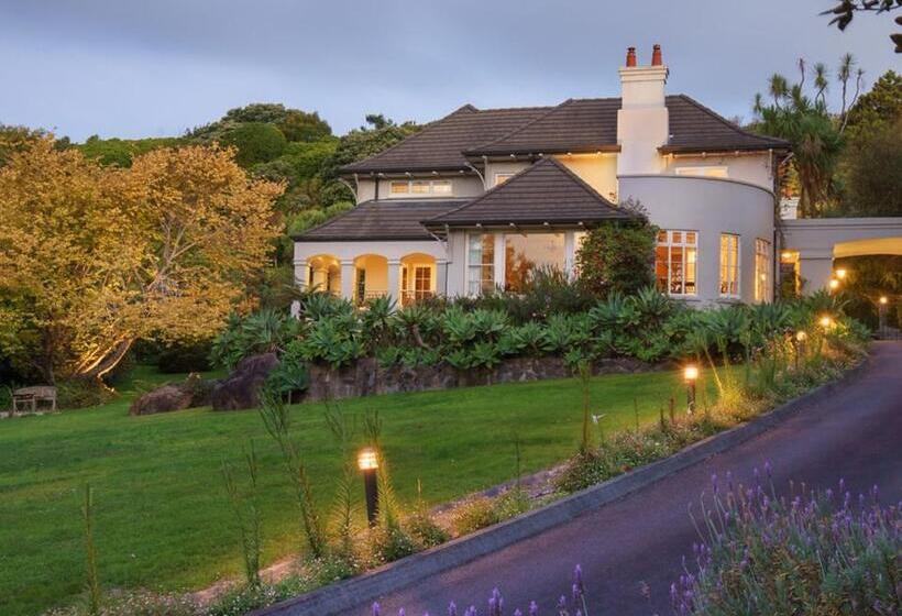 هتل Greenmantle Estate