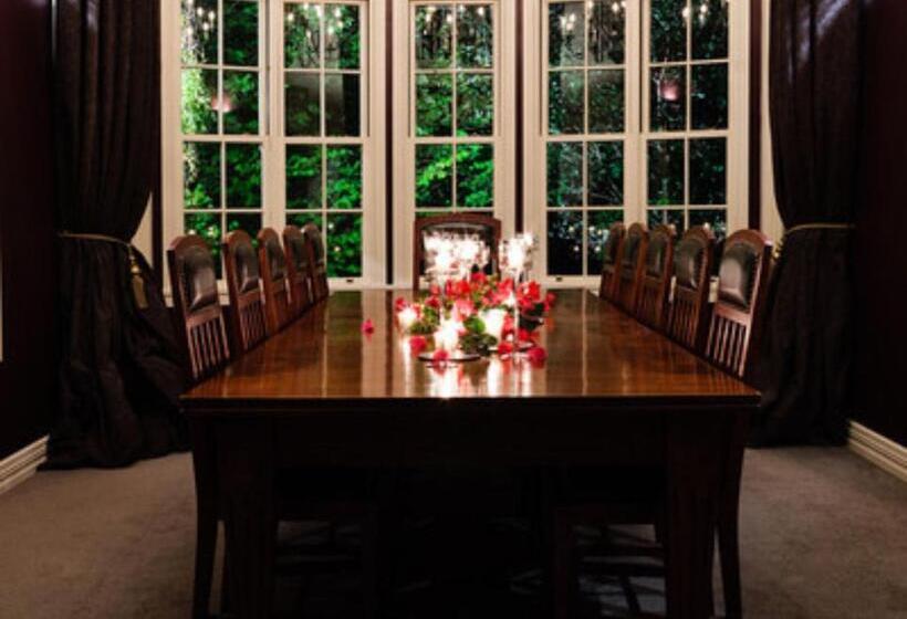 هتل Greenmantle Estate