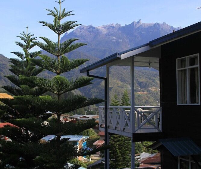 בית מלון כפרי Kinabalu Pine Resorts