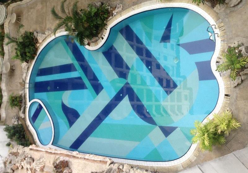 فندق Holiday Apartment At Kondo Istana