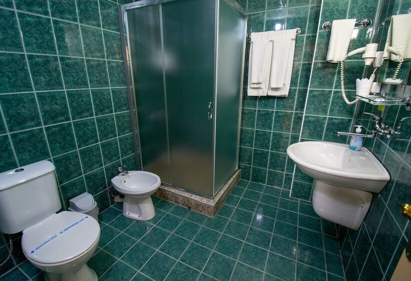 هتل Kristal Palas