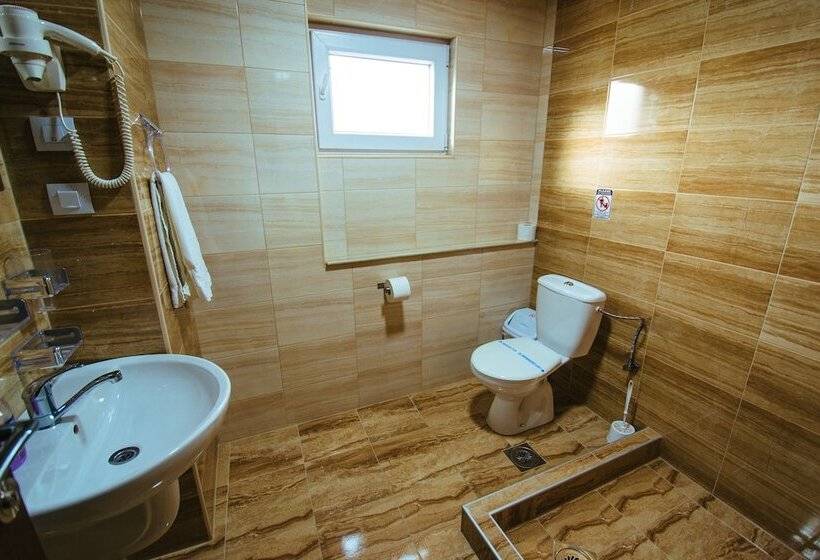 هتل Kristal Palas