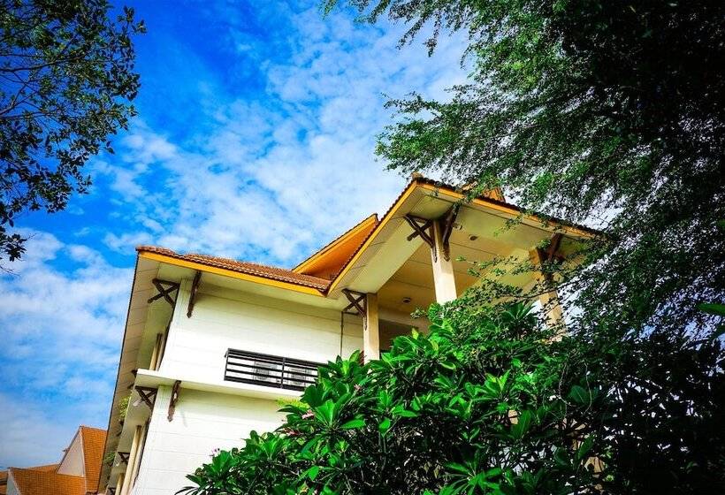 فندق Kudat Golf & Marina Resort