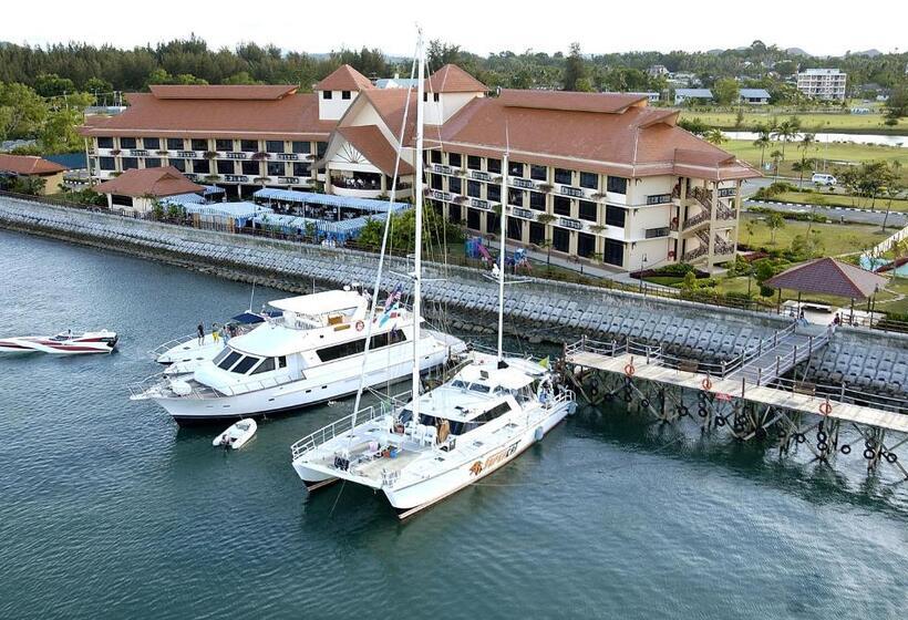 فندق Kudat Golf & Marina Resort