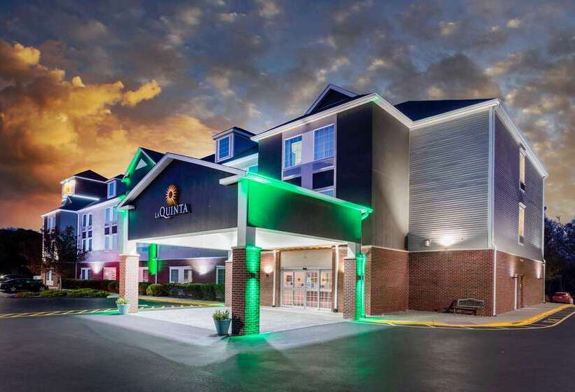 호텔 La Quinta Inn & Suites By Wyndham Stonington Mystic Area