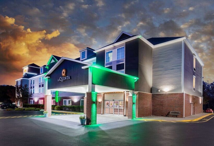 호텔 La Quinta Inn & Suites By Wyndham Stonington Mystic Area