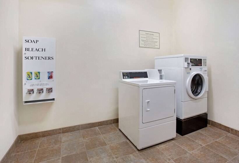 호텔 La Quinta Inn & Suites By Wyndham Stonington Mystic Area