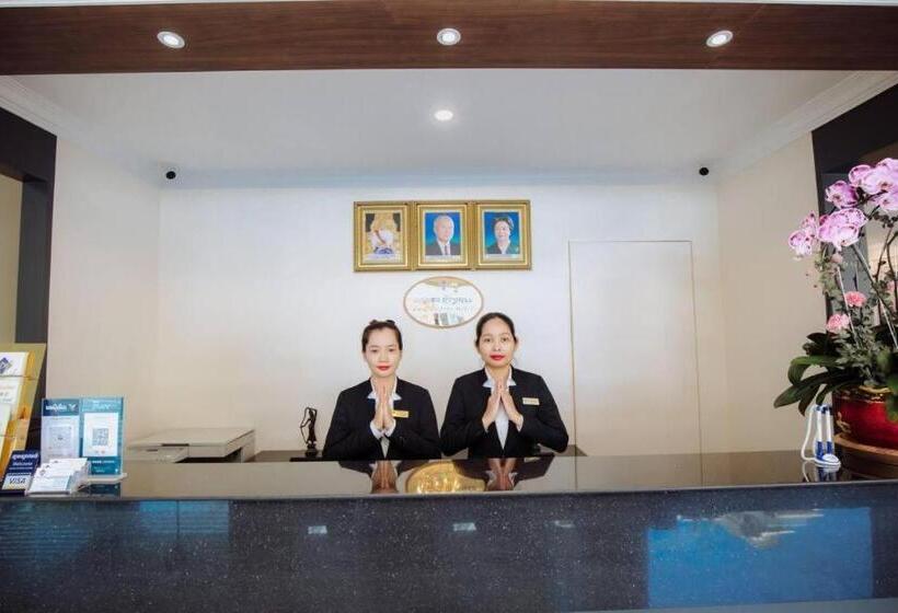 בית מלון כפרי Le President