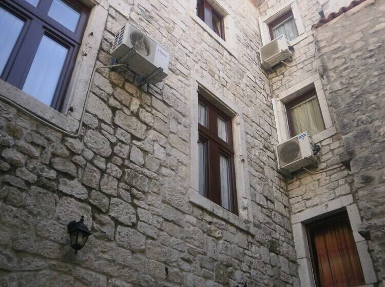 هتل Palace Stafileo