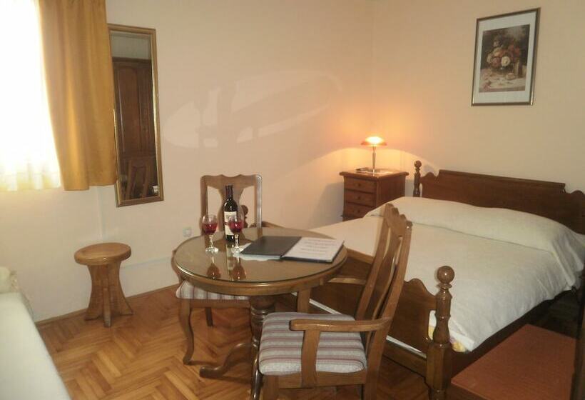 هتل Palace Stafileo