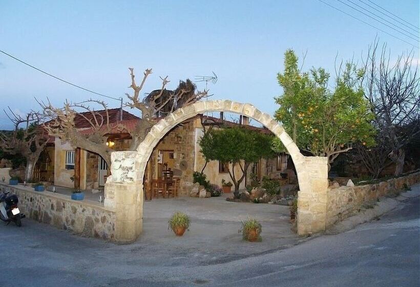 בית מלון כפרי Palazzo Loupassi Boutique Villas