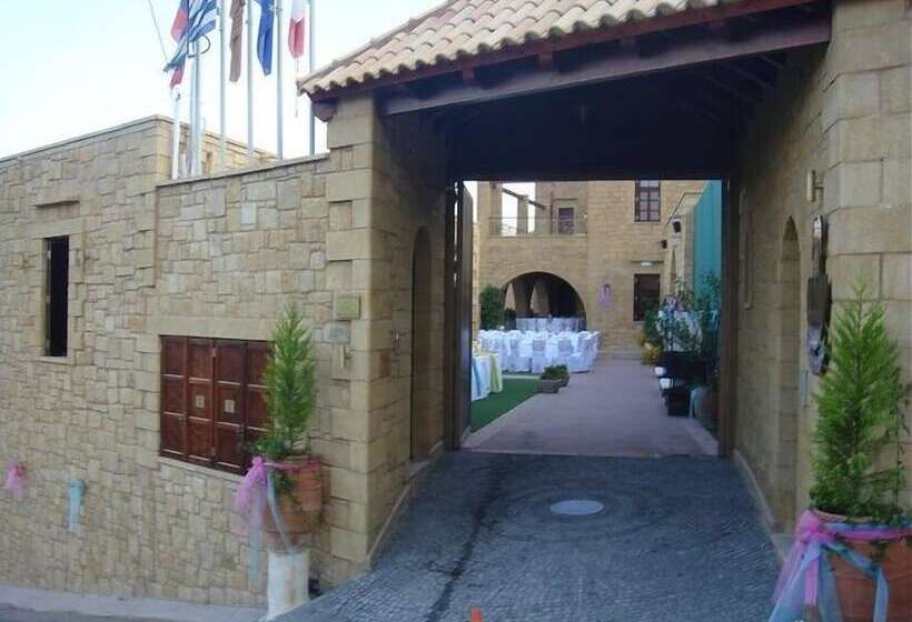 בית מלון כפרי Palazzo Loupassi Boutique Villas