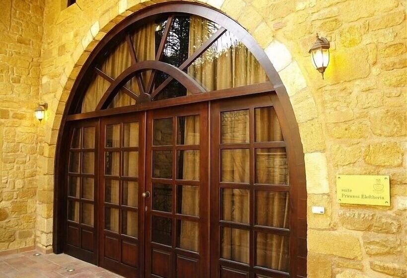 בית מלון כפרי Palazzo Loupassi Boutique Villas