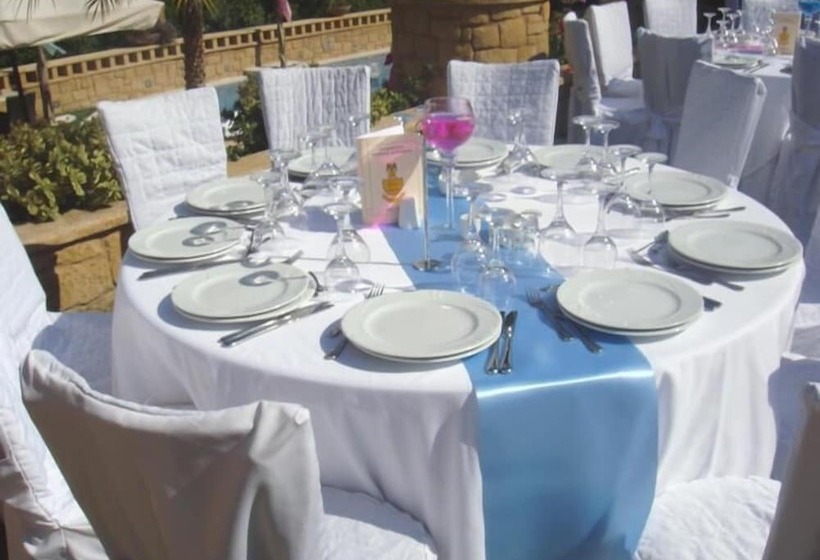 בית מלון כפרי Palazzo Loupassi Boutique Villas